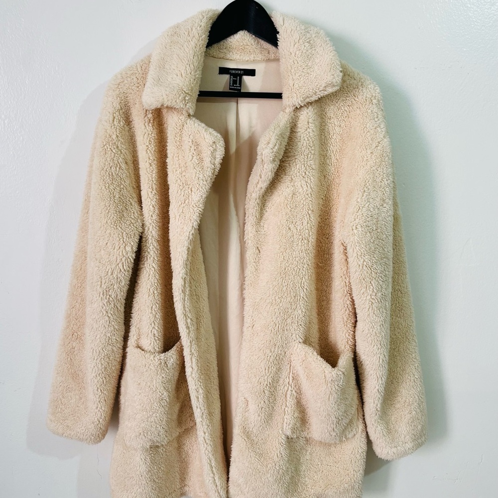 Forever 21 Women’s Classic Pink Cream Teddy Coat Jacket Size M